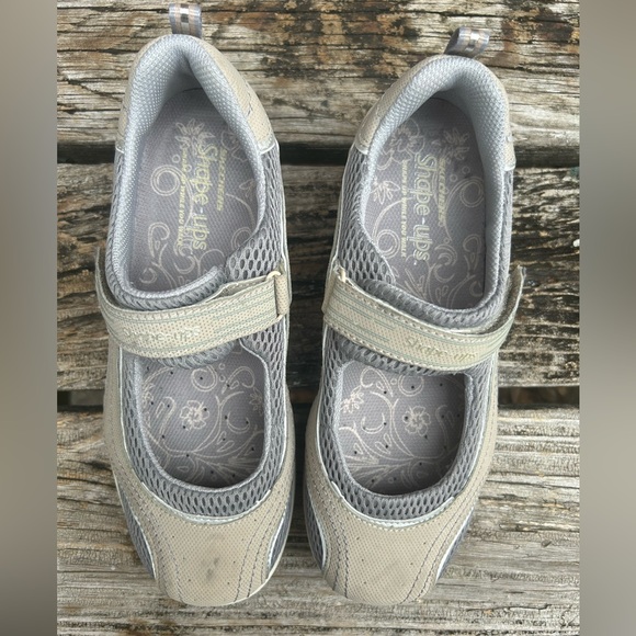 Skechers Shape-Ups Mary Jane Leather & Synthetic Strap Sneakers Shoes Size 8.5 - Picture 10 of 11